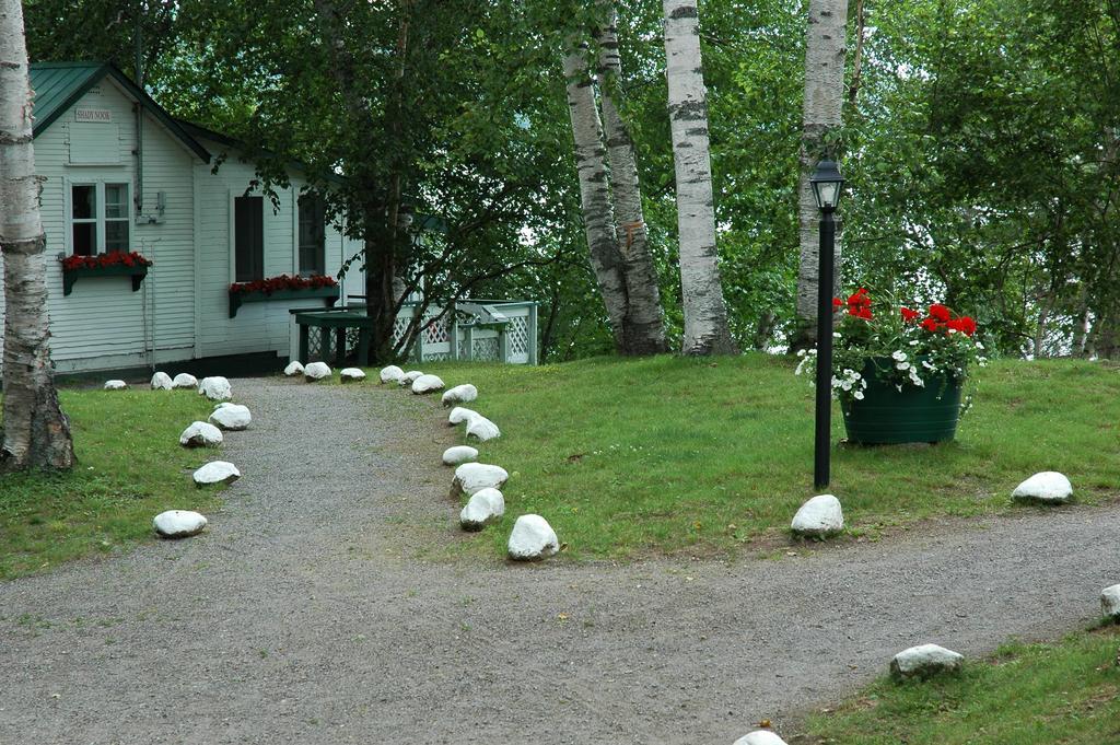 Birch Cliff Lodge On Baptiste Lake Highland Grove Экстерьер фото