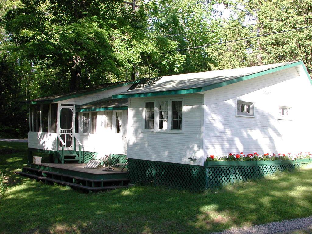 Birch Cliff Lodge On Baptiste Lake Highland Grove Номер фото