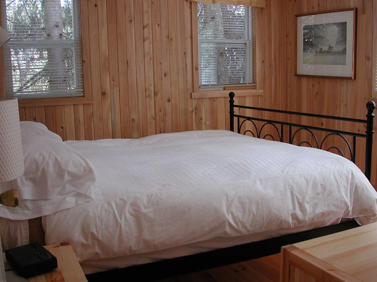 Birch Cliff Lodge On Baptiste Lake Highland Grove Экстерьер фото