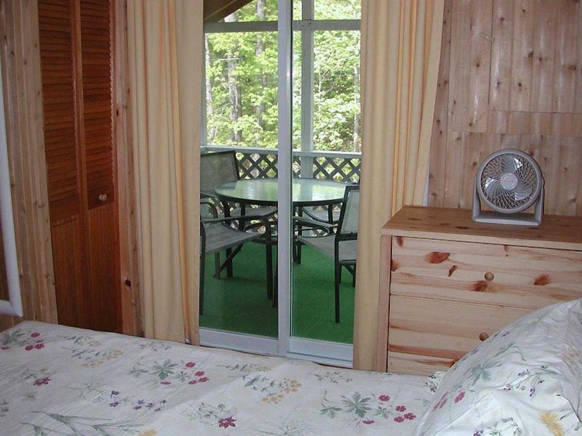 Birch Cliff Lodge On Baptiste Lake Highland Grove Экстерьер фото