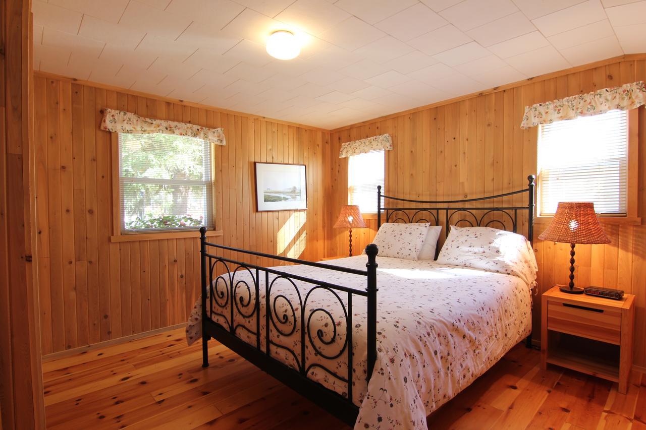 Birch Cliff Lodge On Baptiste Lake Highland Grove Экстерьер фото
