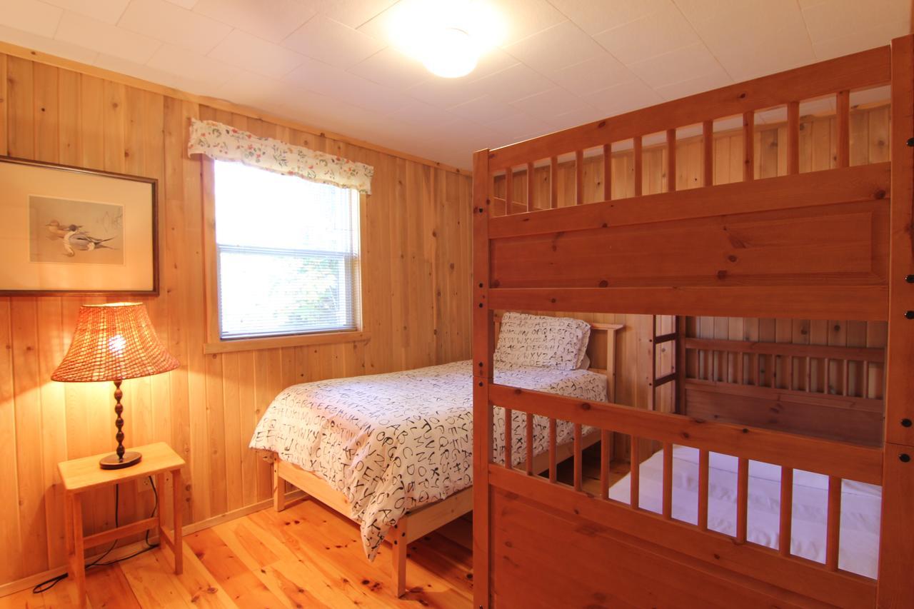 Birch Cliff Lodge On Baptiste Lake Highland Grove Экстерьер фото