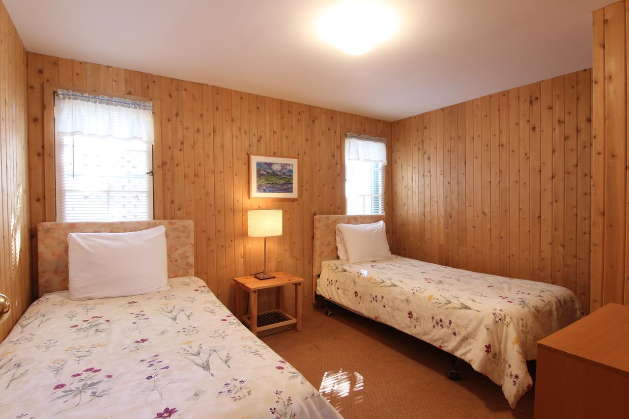 Birch Cliff Lodge On Baptiste Lake Highland Grove Экстерьер фото