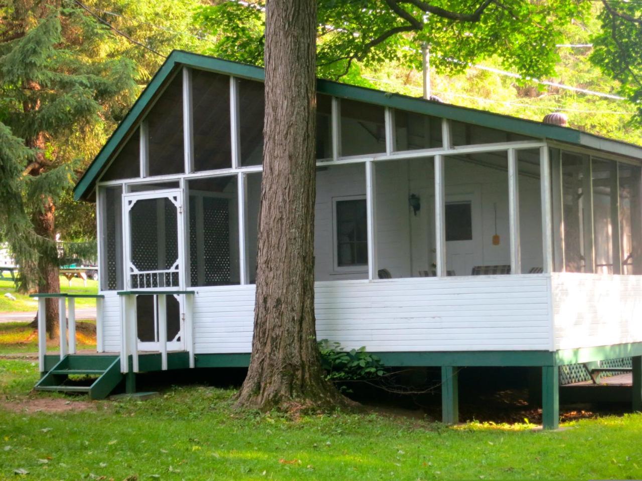 Birch Cliff Lodge On Baptiste Lake Highland Grove Экстерьер фото